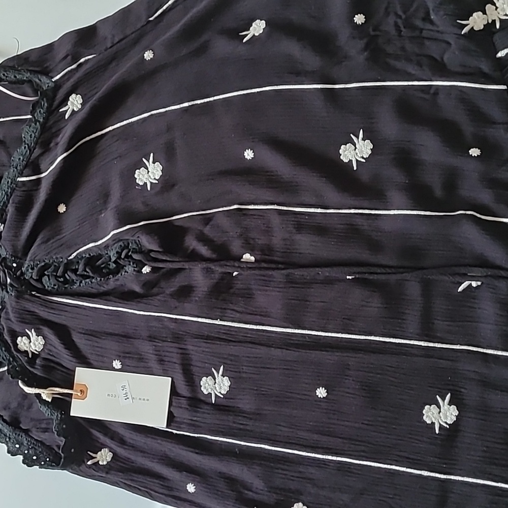 Top - Picture 5 of 8